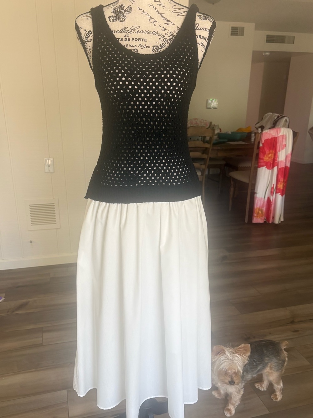 ASTR BLACK AND WHITE SLEEVELESS MAXI DRESS — LIKE NEW — SIZE XS